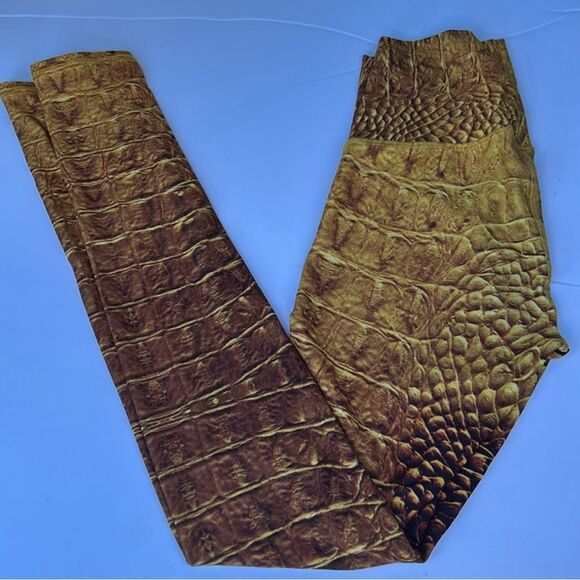 NWOT Niyama Sol Gold Croc High Waisted Barefoot Leggings Sz XS - Picture 7 of 7